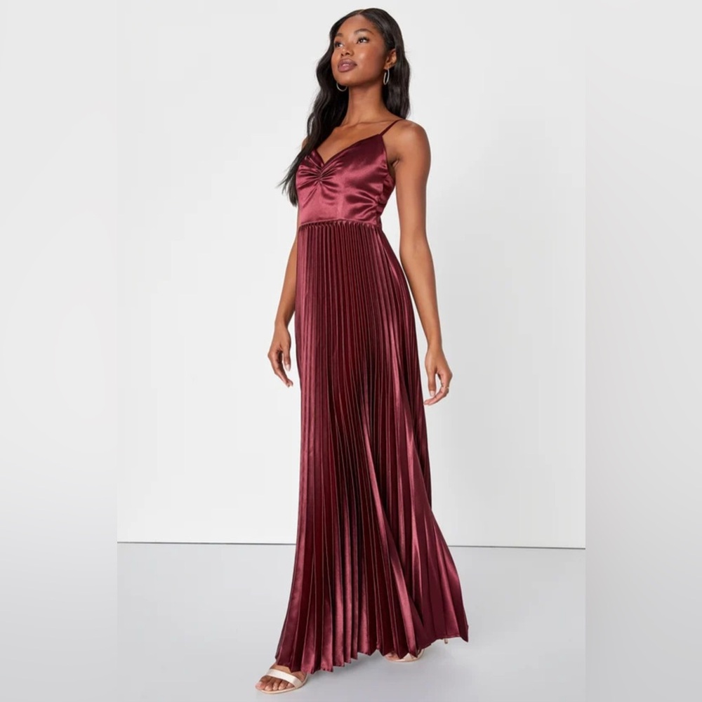 Brand new lulus dress with tags - never used !!Burgundy Satin Pleated Maxi Dress